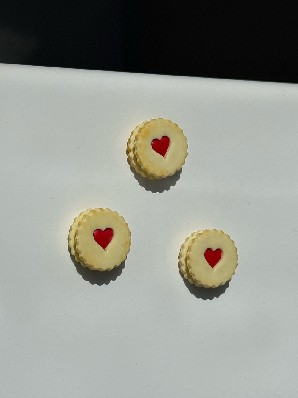 Set of 3 Heart Jammy Dodgers Biscuit Cookie Kitchen Fridge Magnet UK England